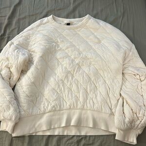 Universal Threads Quilted Crewneck